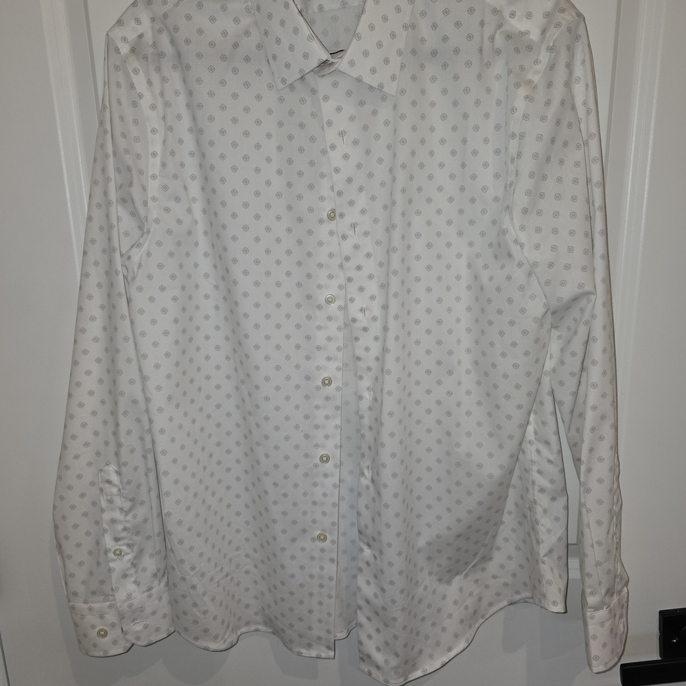 Banana Republic Men's Dress Shirt White Blue Pattern Medium‎ Wrinkle free casual